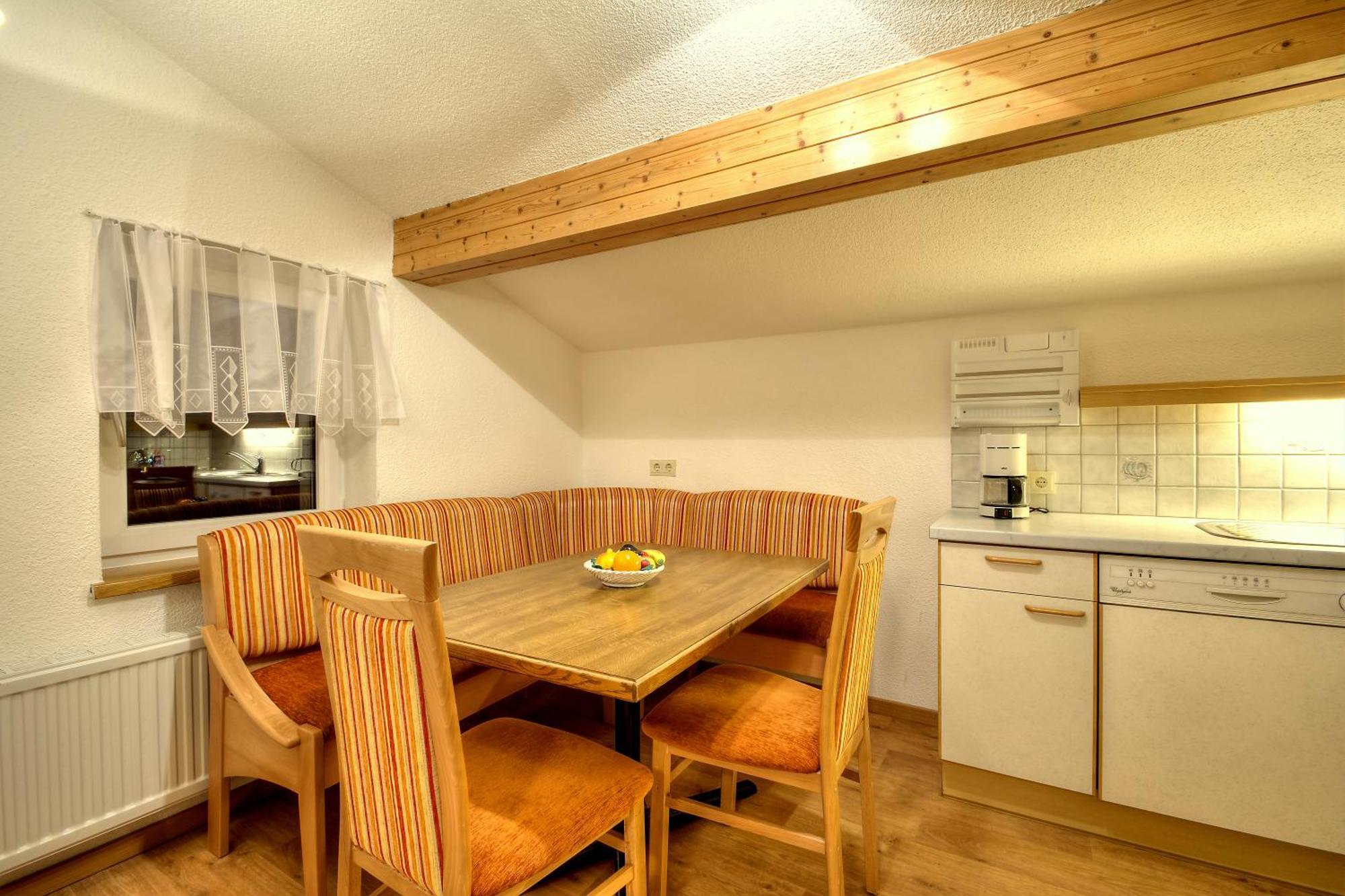 Ferienhaus Bergkristall Pettneu am Arlberg Rum bild