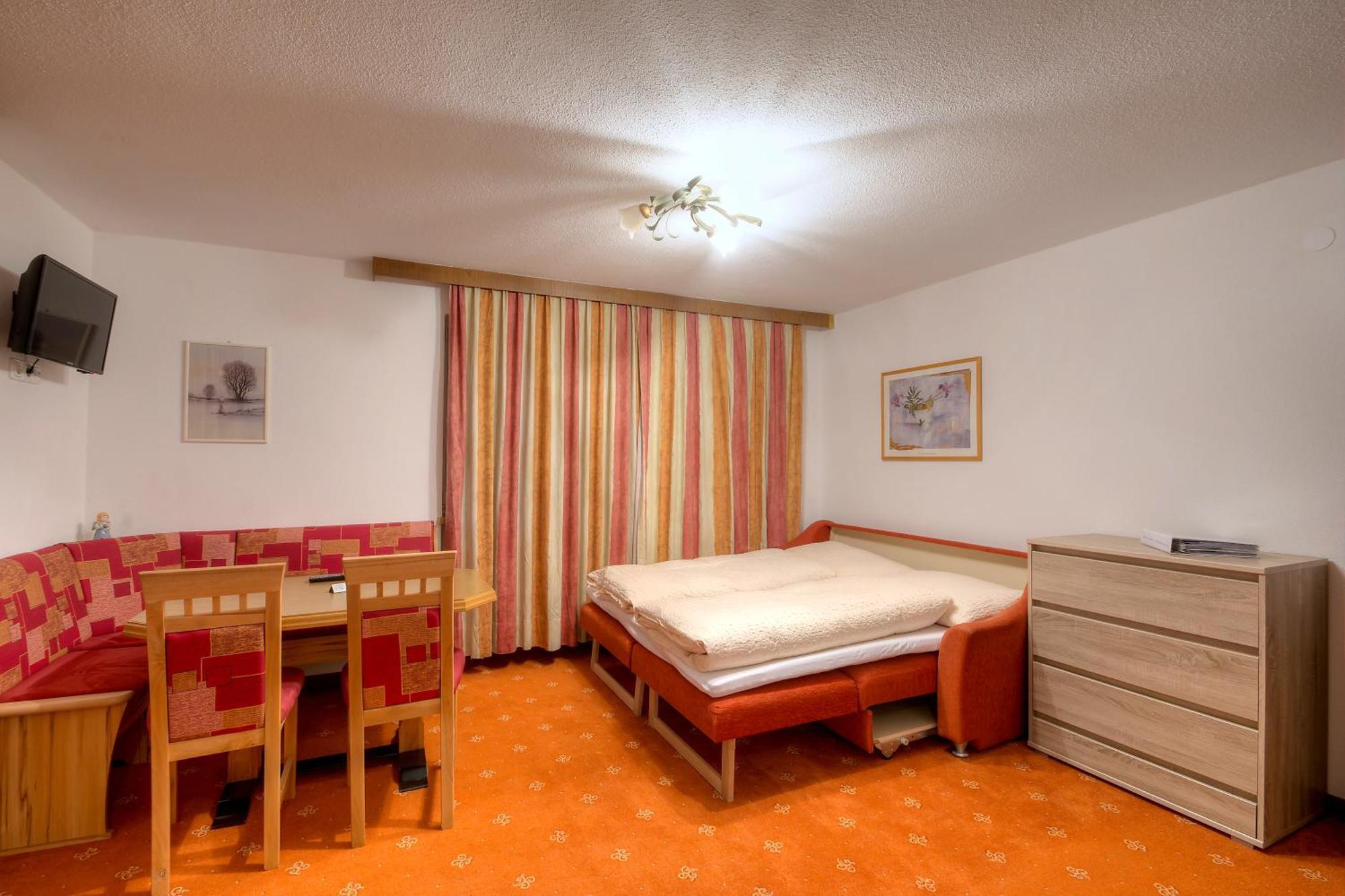 Ferienhaus Bergkristall Pettneu am Arlberg Rum bild