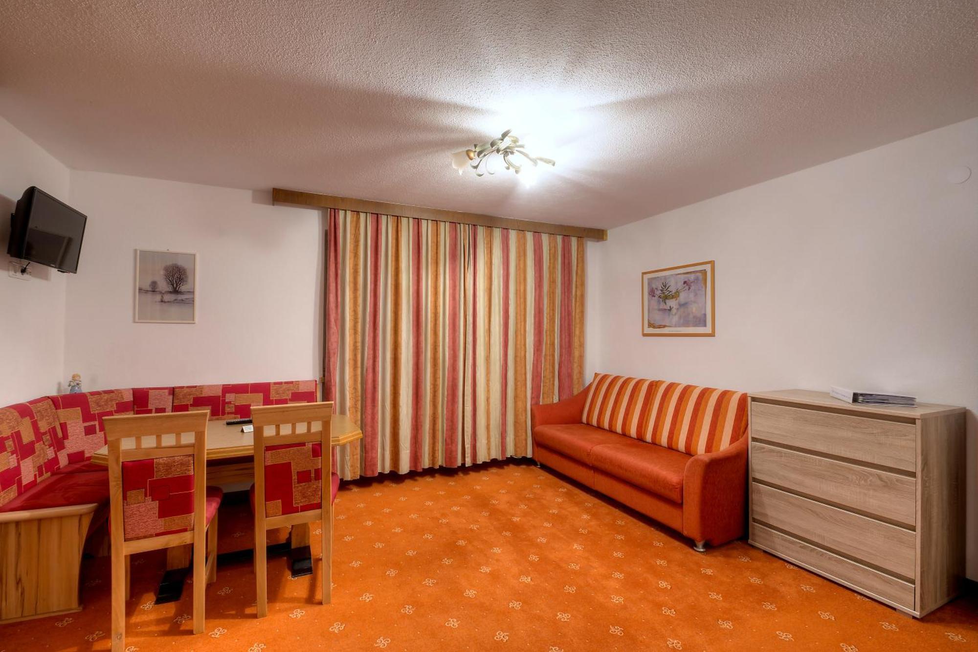 Ferienhaus Bergkristall Pettneu am Arlberg Rum bild